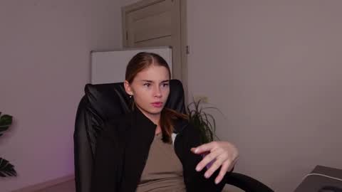 ABBY LAKER online show from December 4, 9:02 pm