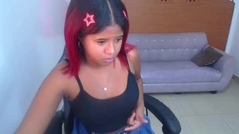 Snapshot of abby_t_ chatting on March 12, 3:46 am abby online show from March 12, 3:46 am