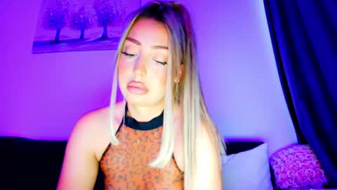 abella_soleill online show from June 11, 5:04 am