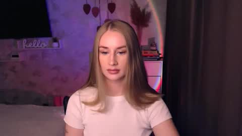 Anna online show from November 17, 7:03 pm