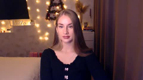 Anna online show from December 15, 8:36 pm