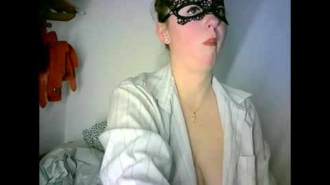 Snapshot of abigailove4u chatting on February 21, 9:54 pm GoldenFish online show from February 21, 9:54 pm