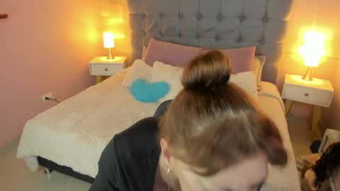 Abril 777 online show from March 27, 1:07 am