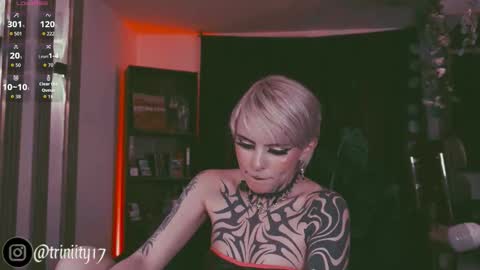 Snapshot of abril__colen chatting on September 15, 2:31 am April online show from September 15, 2:31 am