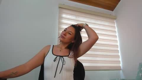 abril_fostter online show from October 22, 9:09 pm