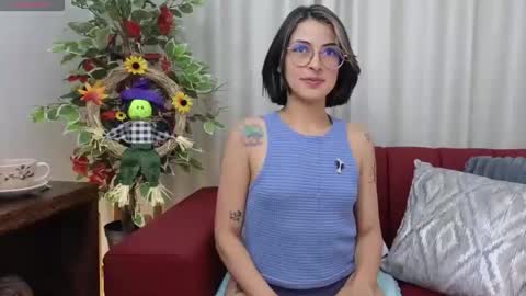Snapshot of abril_millon chatting on October 20, 2:53 pm Abril MiLlon online show from October 20, 2:53 pm