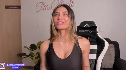 Snapshot of abril_w18 chatting on December 24, 11:11 pm My name is Alexa. Please say hello I like to chat with you. If you have requests please use tip online show from December 24, 11:11 pm