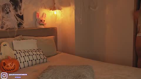 Snapshot of abril_w18 chatting on October 8, 1:54 am My name is Alexa. Please say hello I like to chat with you. If you have requests please use tip online show from October 8, 1:54 am