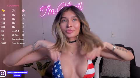 Snapshot of abril_w18 chatting on December 14, 2:11 am My name is Alexa. Please say hello I like to chat with you. If you have requests please use tip online show from December 14, 2:11 am