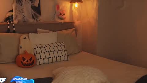 Snapshot of abril_w18 chatting on October 16, 1:08 am My name is Alexa. Please say hello I like to chat with you. If you have requests please use tip online show from October 16, 1:08 am