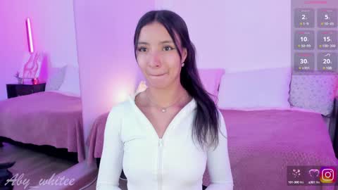 Snapshot of aby_whitee chatting on February 2, 4:15 am Aby online show from February 2, 4:15 am