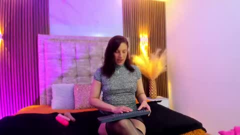 Snapshot of ada_mclaine2 chatting on September 24, 12:04 pm Ada online show from September 24, 12:04 pm