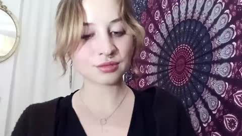 Adalyn online show from October 17, 7:06 pm