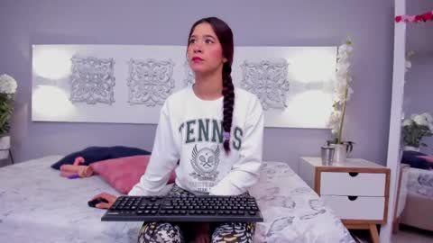 Snapshot of adelaa_11 chatting on March 7, 12:34 pm Adela Worsth online show from March 7, 12:34 pm