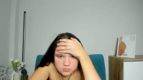 adelecruzz online show from October 19, 7:54 am