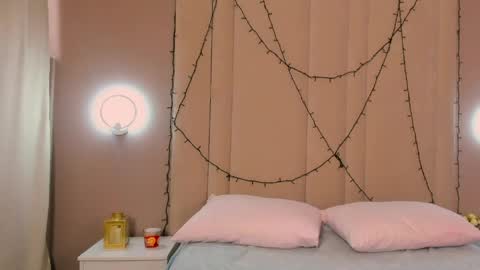 adelesilvy online show from April 17, 2:02 am