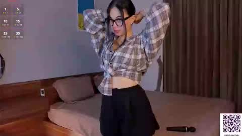 Snapshot of adelia_ntmu chatting on September 21, 10:58 am Adelia online show from September 21, 10:58 am