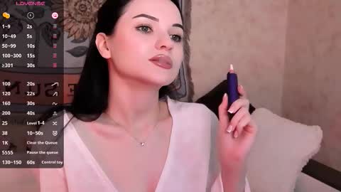 Snapshot of adelina999 chatting on October 16, 9:39 pm Adelina online show from October 16, 9:39 pm