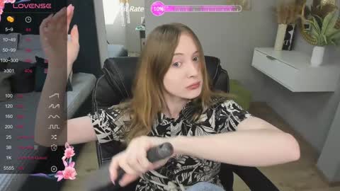 Snapshot of adelina_cowell chatting on February 4, 2:43 pm Adelina online show from February 4, 2:43 pm