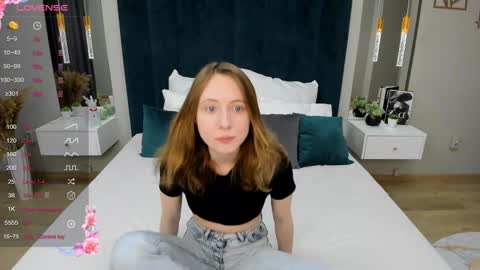 Snapshot of adelina_cowell chatting on December 9, 2:39 pm Adelina online show from December 9, 2:39 pm