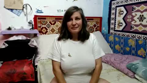 Snapshot of adelineblueeyes chatting on September 20, 10:24 am Larisa online show from September 20, 10:24 am