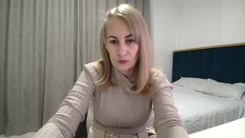 Adellyn online show from March 27, 8:20 pm