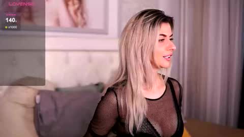 Adelyn online show from November 23, 11:34 am