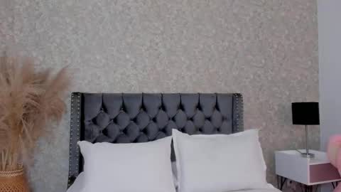 Snapshot of adhara_black01 chatting on February 6, 12:26 pm Adhara online show from February 6, 12:26 pm