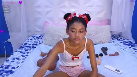 adisson_petite1 online show from February 25, 8:07 pm