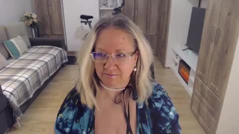 Cryna online show from March 12, 5:24 am