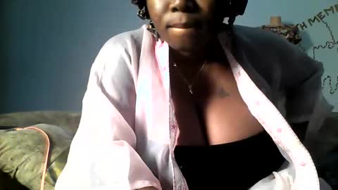 afroprincessx online show from May 27, 10:12 am