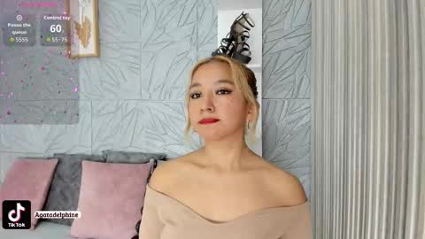 Agatadelphine online show from January 14, 1:38 pm