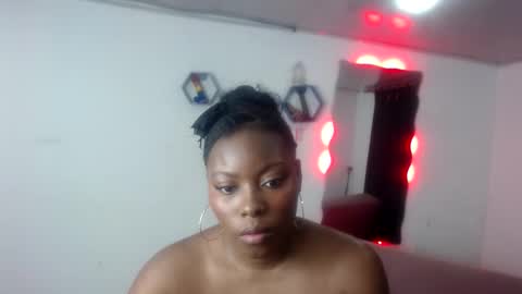 Snapshot of agatha_prime chatting on December 15, 3:02 am CAROLINA online show from December 15, 3:02 am