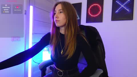 Snapshot of agelina_summer chatting on October 4, 10:58 pm Agelina Lilly Laura online show from October 4, 10:58 pm