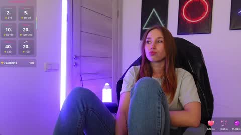 Snapshot of agelina_summer chatting on September 28, 2:22 pm Agelina Lilly Laura online show from September 28, 2:22 pm