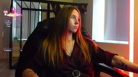 Snapshot of agelina_summer chatting on October 12, 2:08 pm Agelina Lilly Laura online show from October 12, 2:08 pm