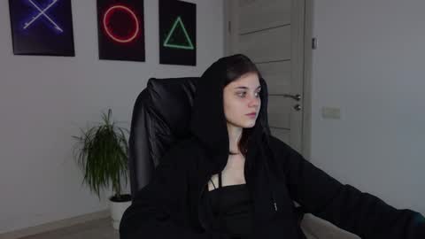 Snapshot of agelina_summer chatting on January 27, 8:29 am Agelina Lilly Laura online show from January 27, 8:29 am