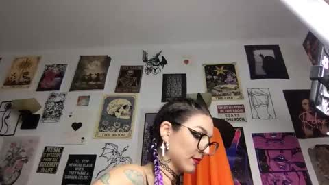Moon online show from November 3, 4:22 pm