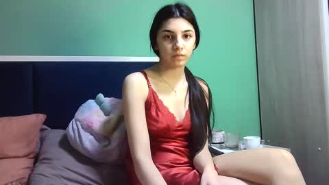 Snapshot of ahotkitty18 chatting on December 29, 8:44 am Selena online show from December 29, 8:44 am