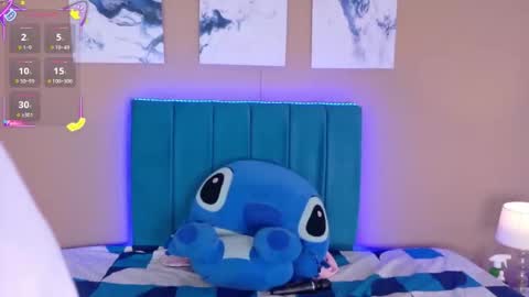 Ahvi Ebony online show from October 31, 12:09 pm