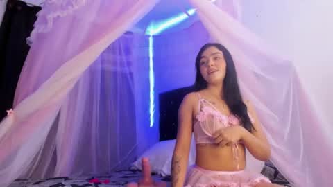 ailen and aria online show from October 12, 3:25 pm