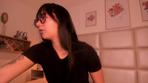 Snapshot of aily_yozuko chatting on February 4, 3:00 am Aily Yozuko online show from February 4, 3:00 am