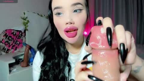 Aira online show from October 6, 2:23 pm