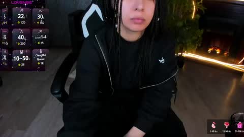 Aisha online show from April 3, 8:34 am