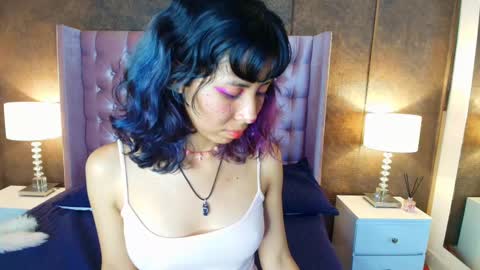 A K A N E  U W U online show from February 22, 2:59 pm