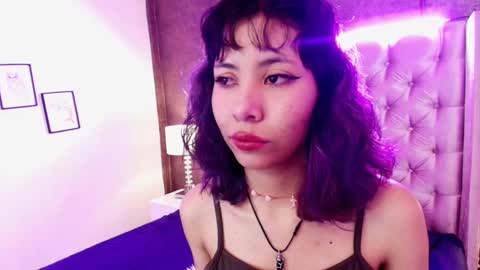 A K A N E  U W U online show from February 17, 12:38 pm