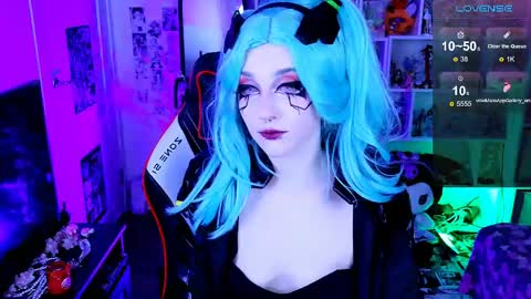 Aki online show from April 26, 7:00 pm