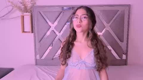 Snapshot of akira_hime chatting on October 14, 6:38 am Akira online show from October 14, 6:38 am