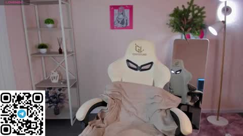 Al1ice online show from December 18, 1:43 am