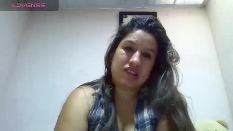 Snapshot of alahia_fox chatting on February 27, 3:59 pm alahia online show from February 27, 3:59 pm